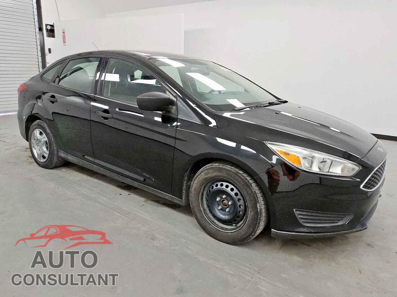 FORD FOCUS 2018 - 1FADP3E24JL275255