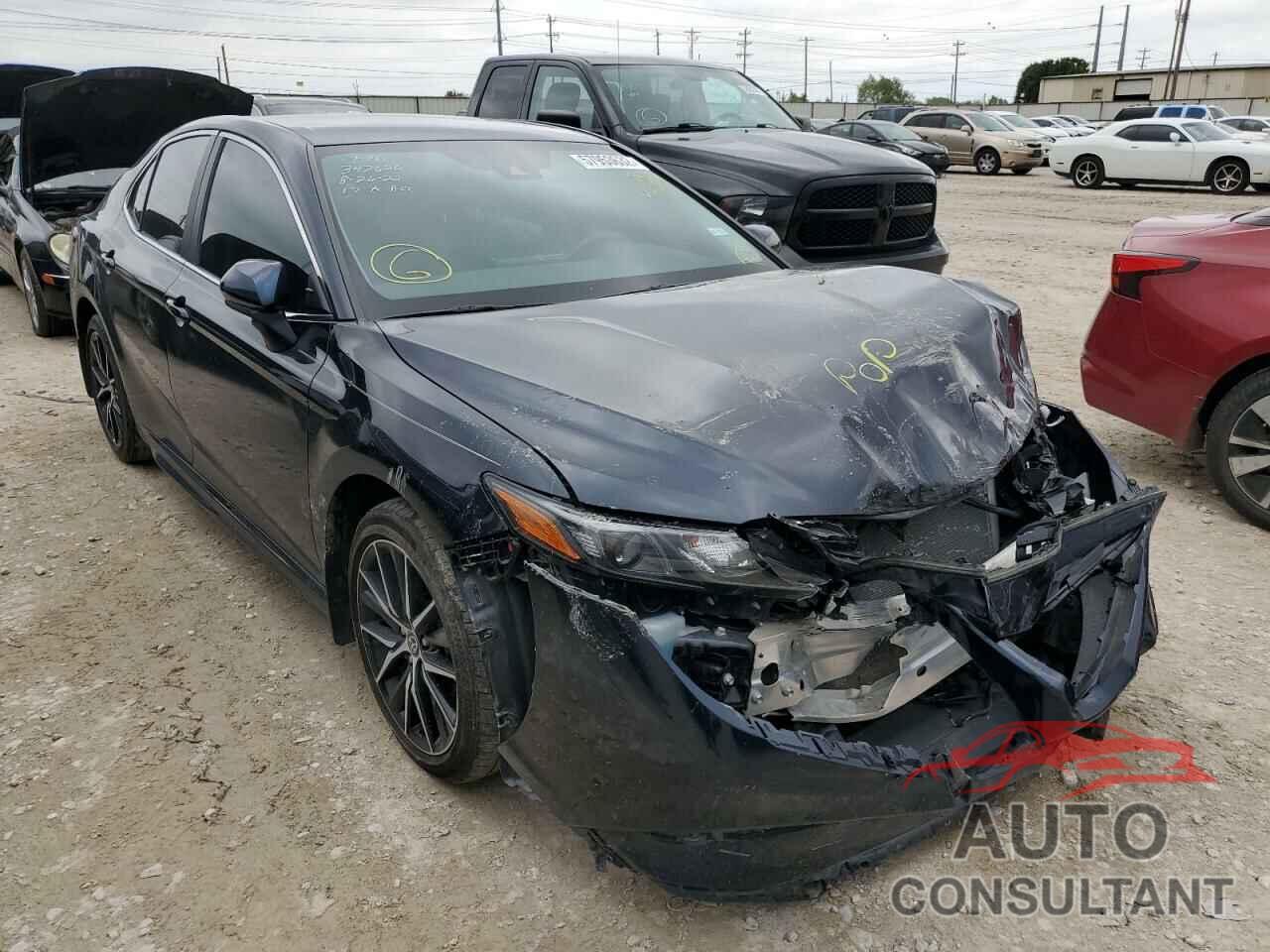 TOYOTA CAMRY 2021 - 4T1G11AKXMU422045