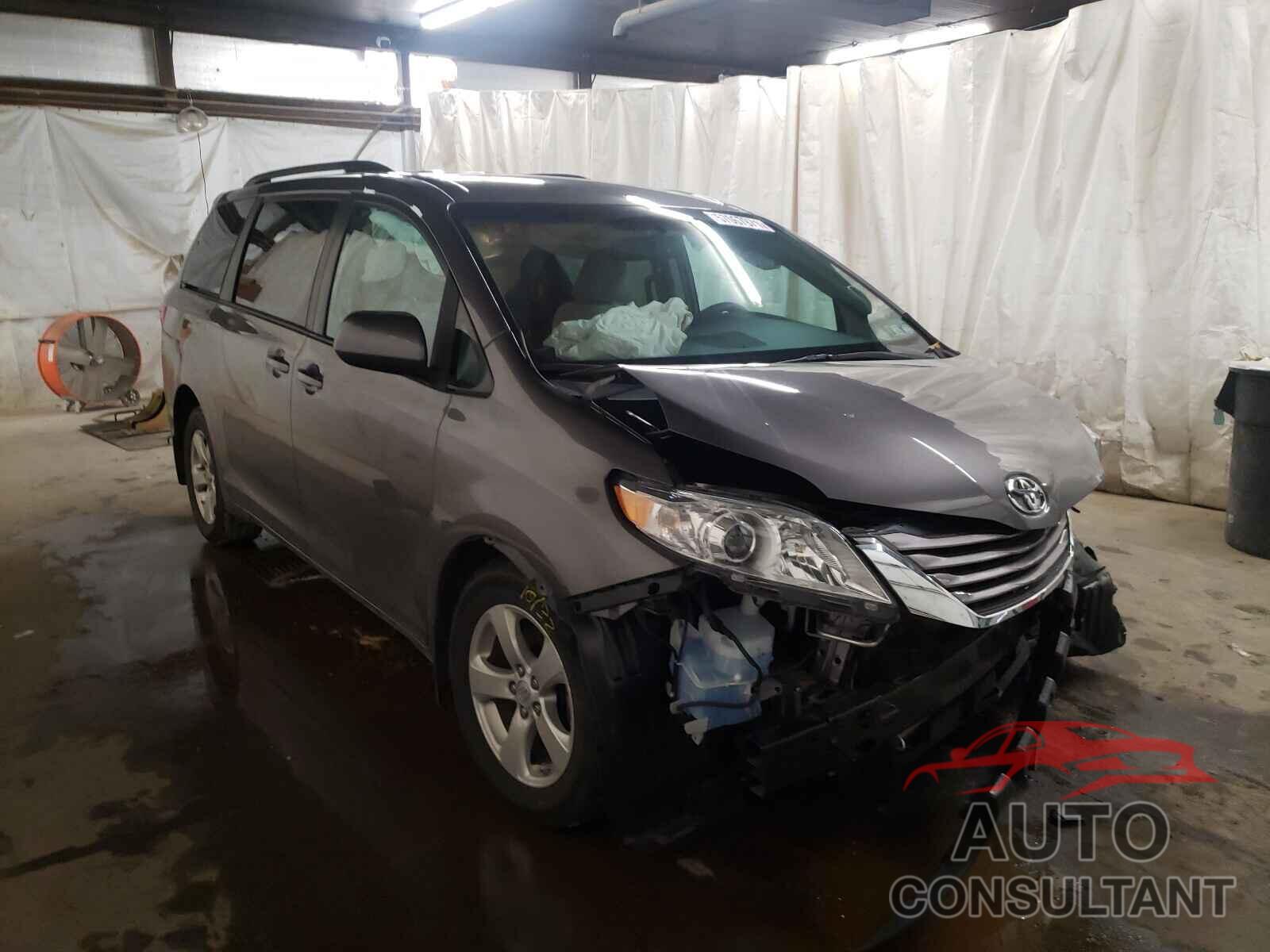 TOYOTA SIENNA 2017 - 5TDKZ3DC4HS882304