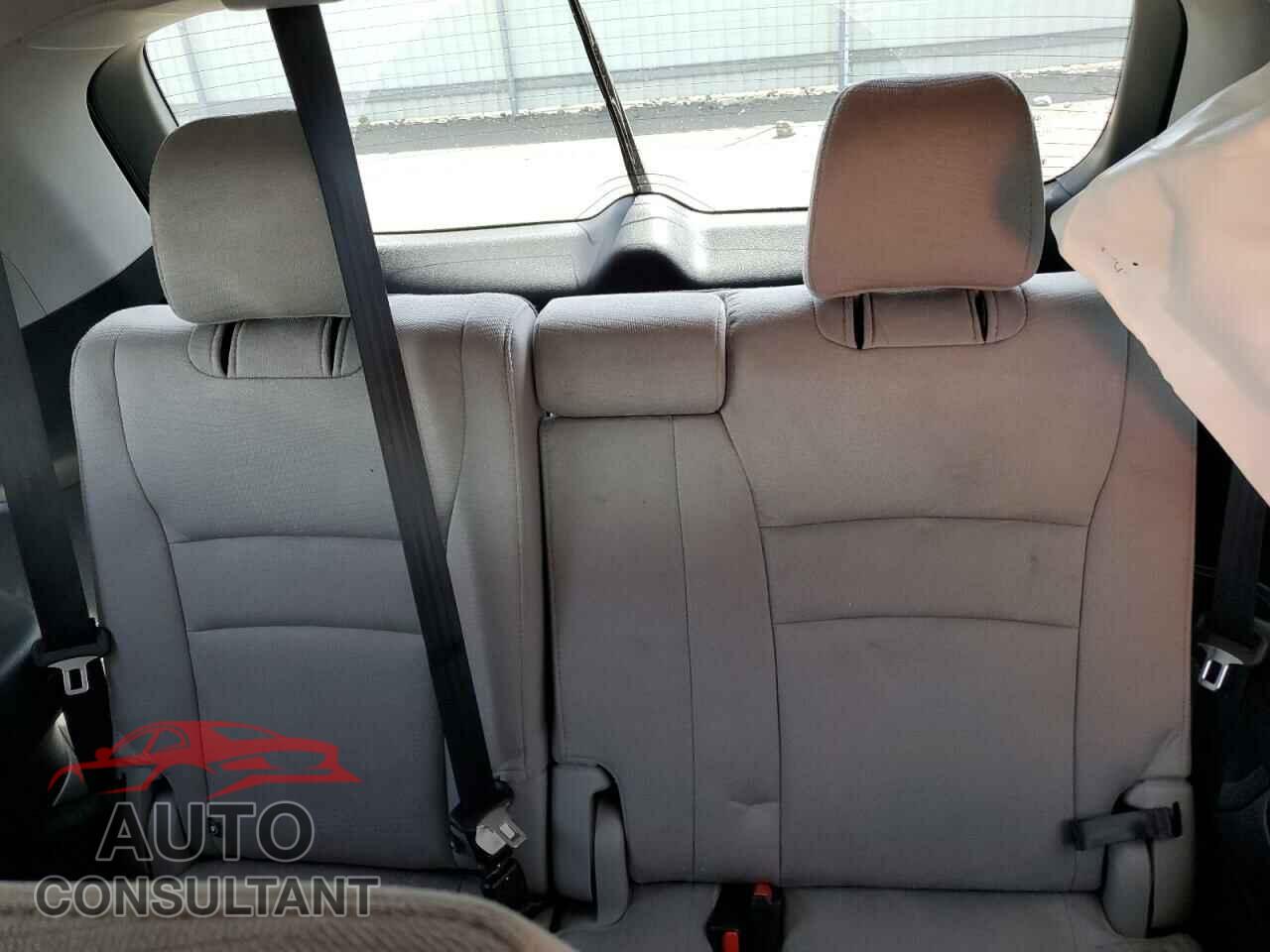 HONDA PILOT 2017 - 5FNYF6H35HB031812