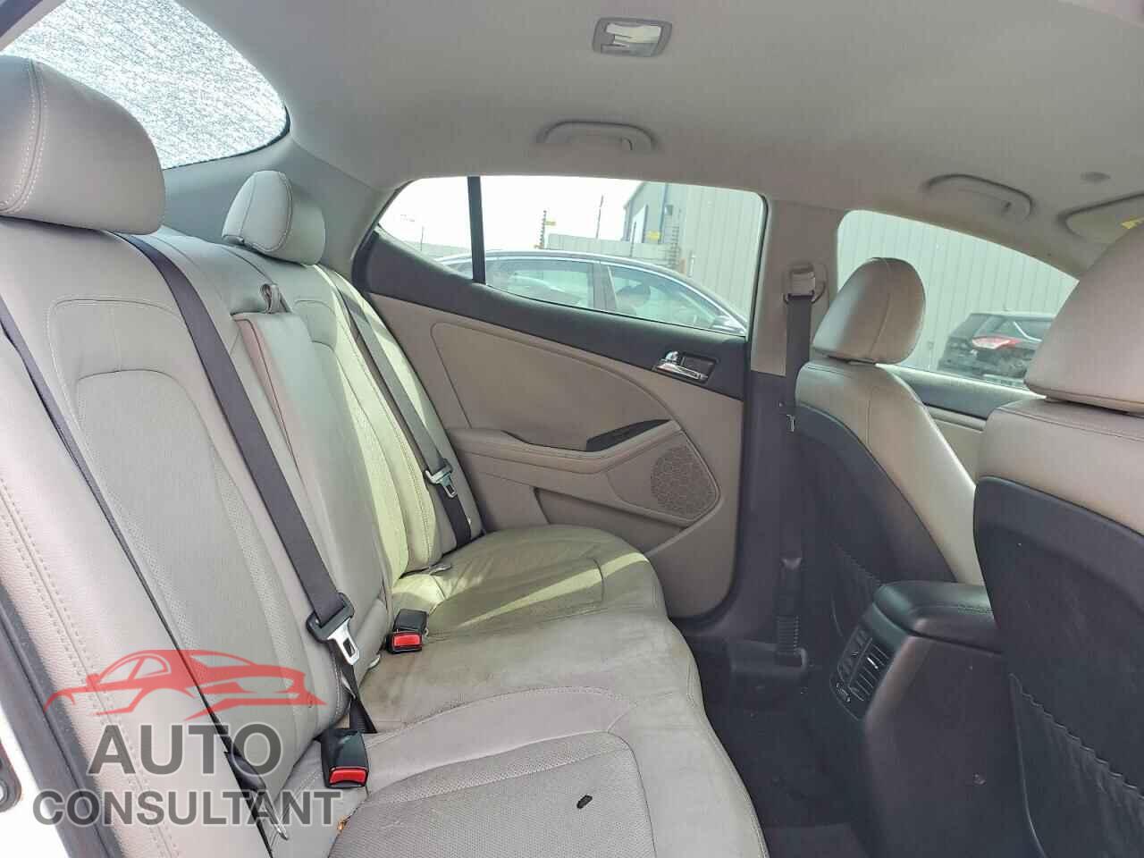 KIA OPTIMA 2011 - KNAGN4A76B5153052