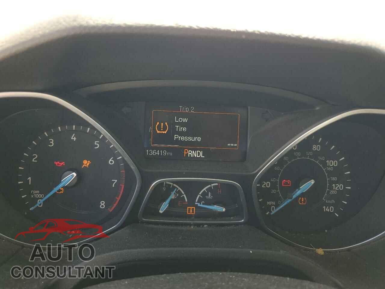 FORD FOCUS 2017 - 1FADP3E23HL271255