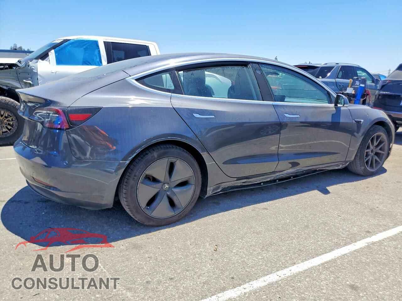 TESLA MODEL 3 2018 - 5YJ3E1EAXJF059176