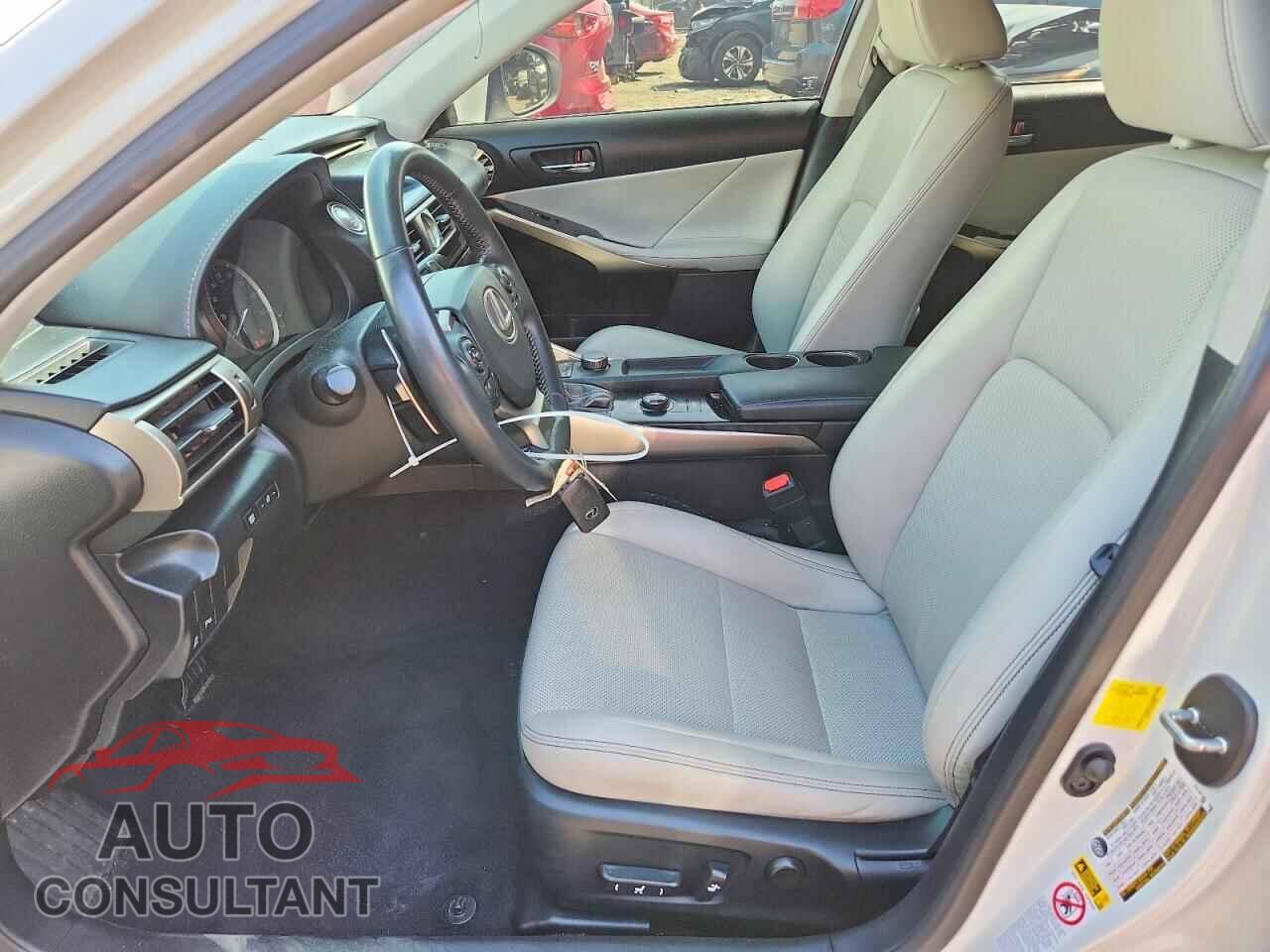 LEXUS IS 2014 - JTHBF1D27E5015564