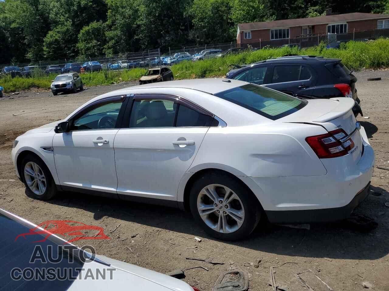 FORD TAURUS 2019 - 1FAHP2E87KG102579