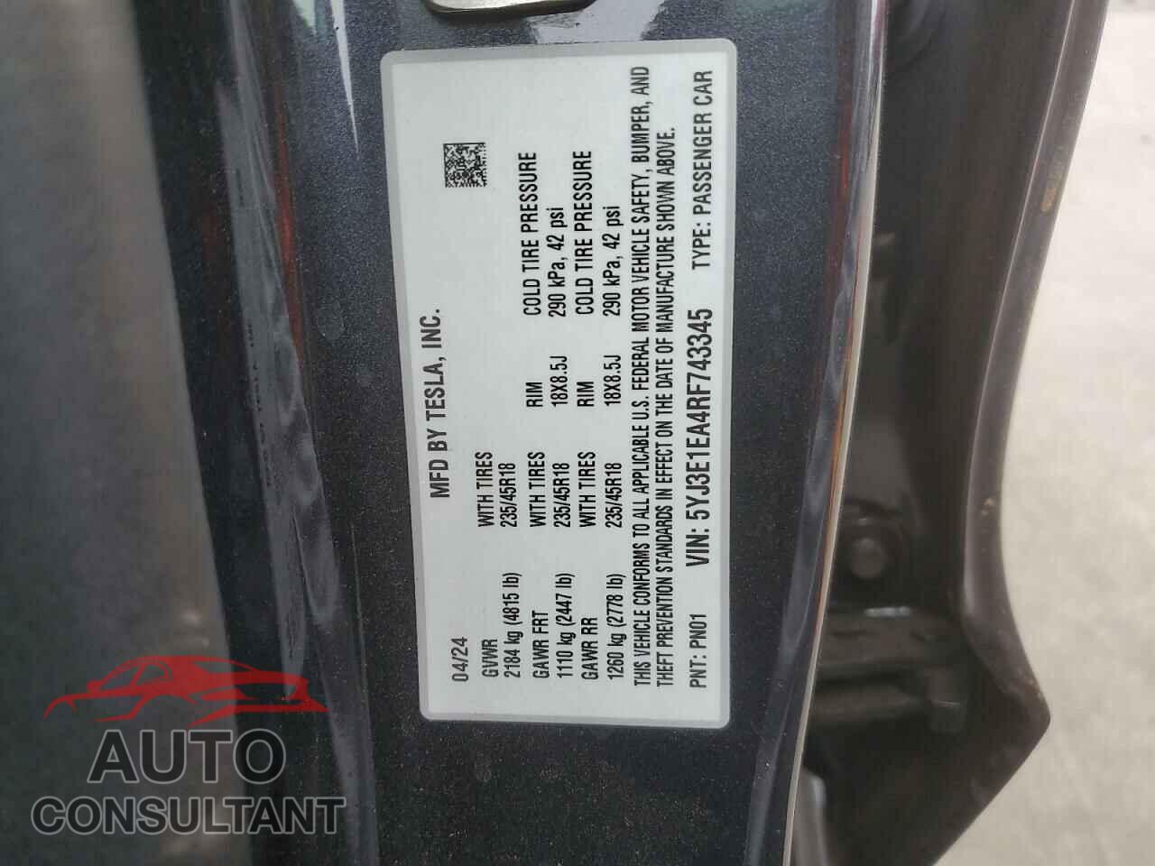 TESLA MODEL 3 2024 - 5YJ3E1EA4RF743345