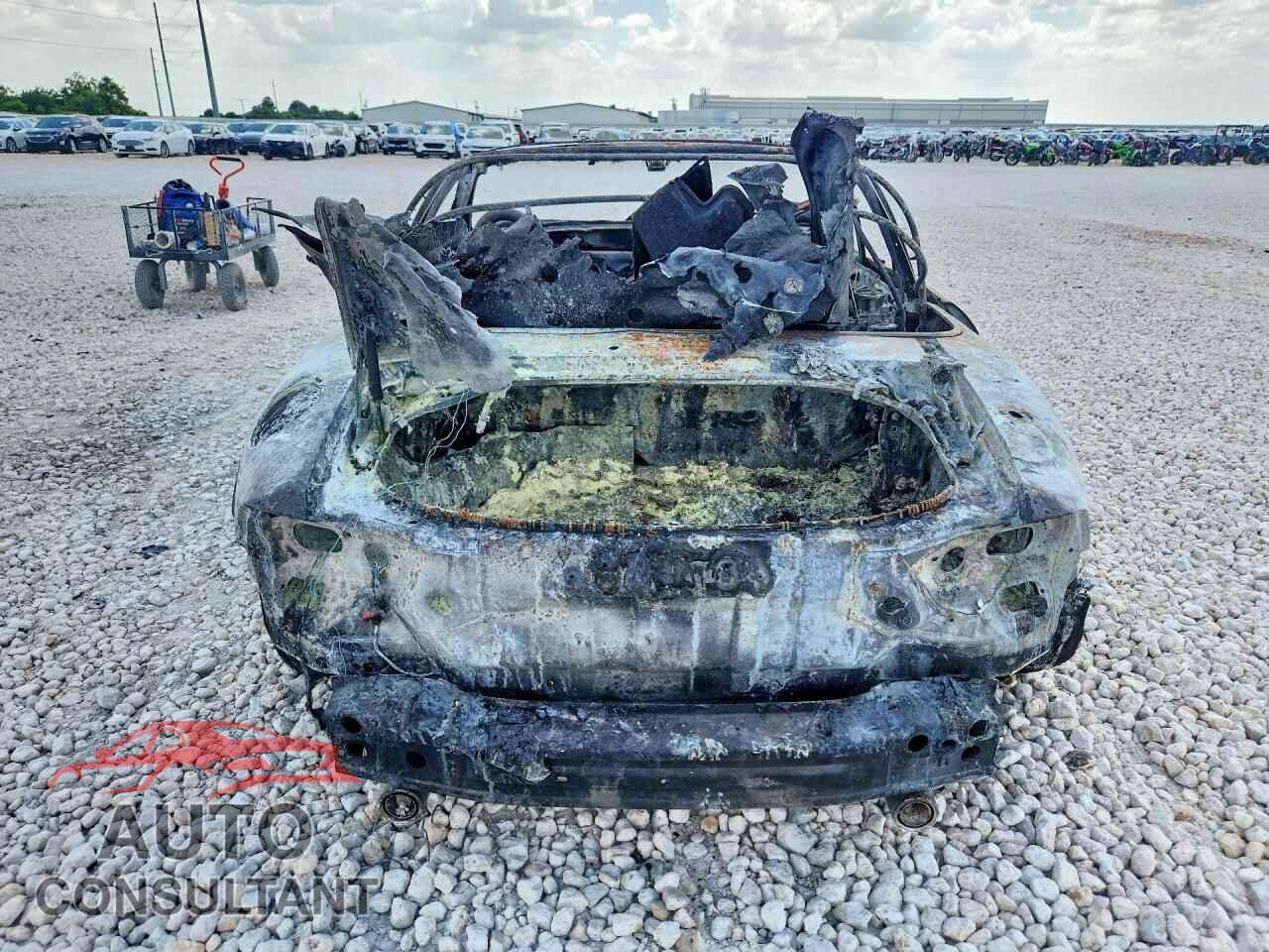 MAZDA MX5 2011 - JM1NC2LF8B0214620