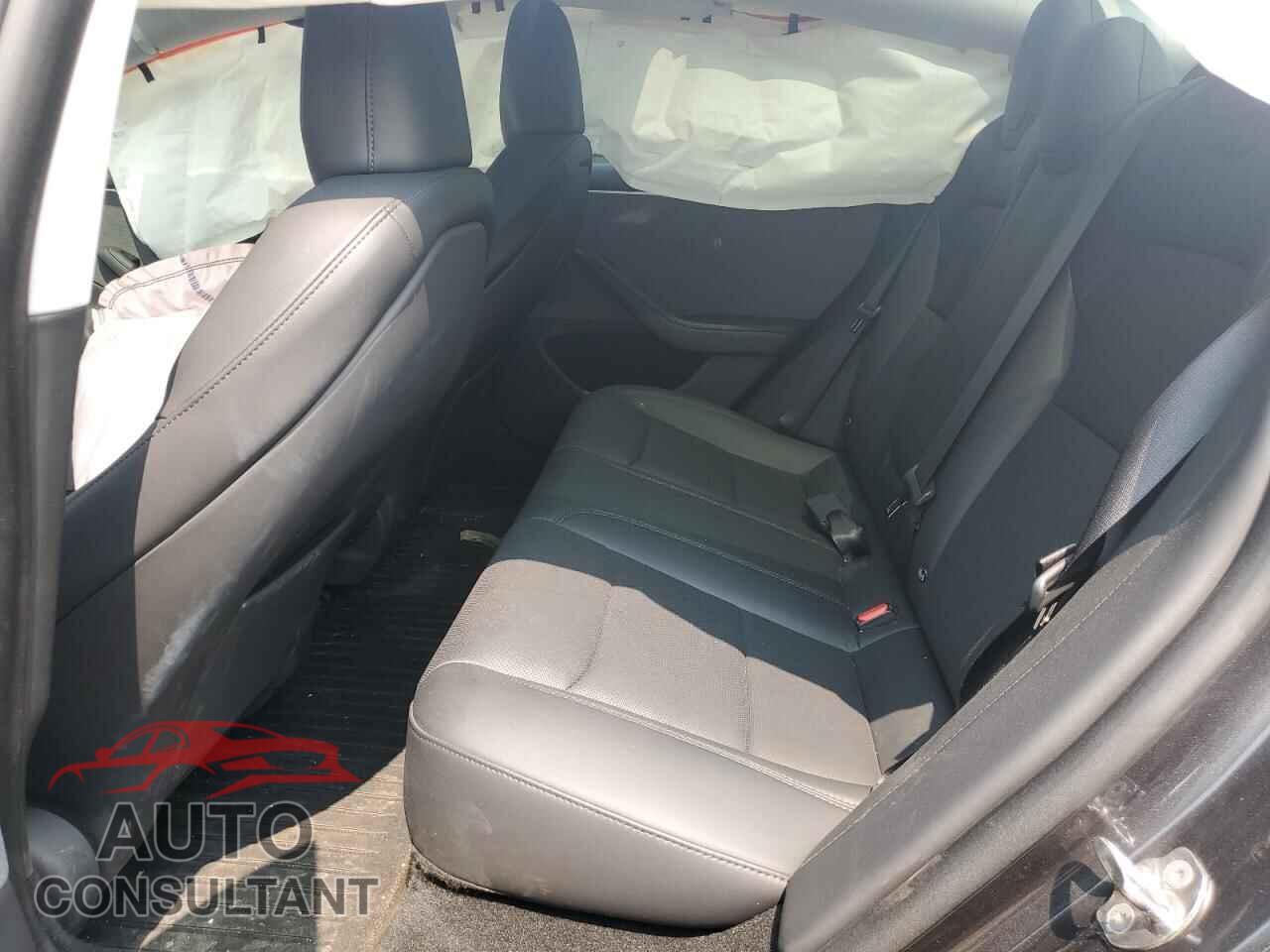 TESLA MODEL 3 2024 - 5YJ3E1EA9RF724709