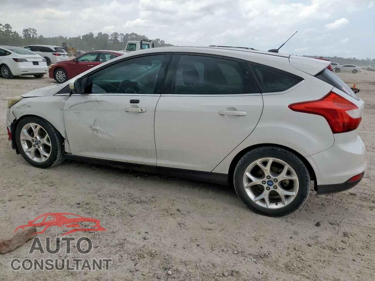 FORD FOCUS 2012 - 1FAHP3M29CL256822
