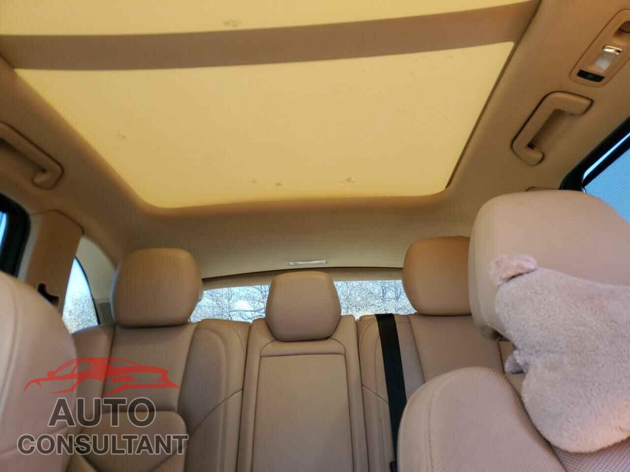 PORSCHE CAYENNE 2017 - WP1AE2A26HLA68264