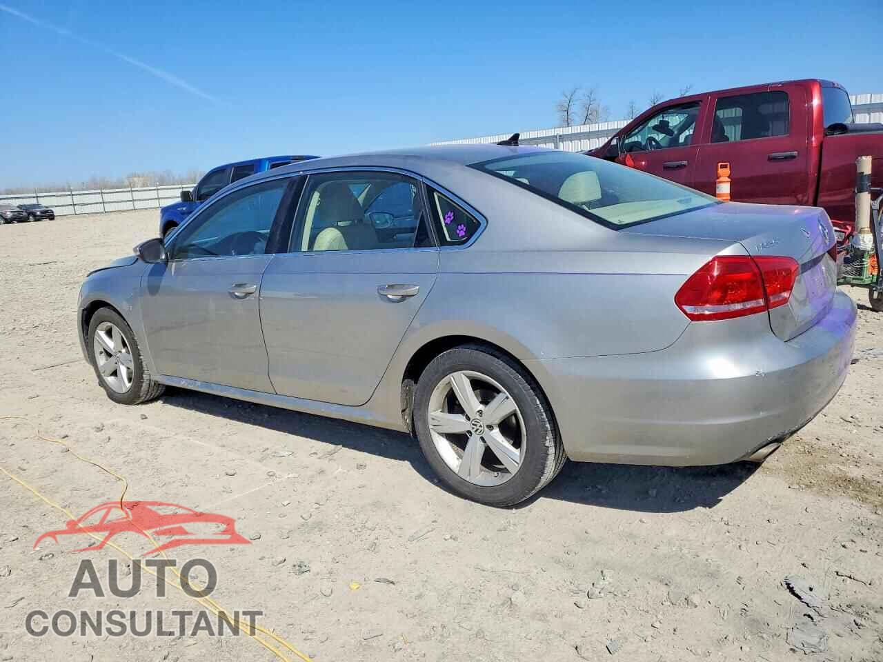 VOLKSWAGEN PASSAT 2012 - 1VWBH7A30CC035849