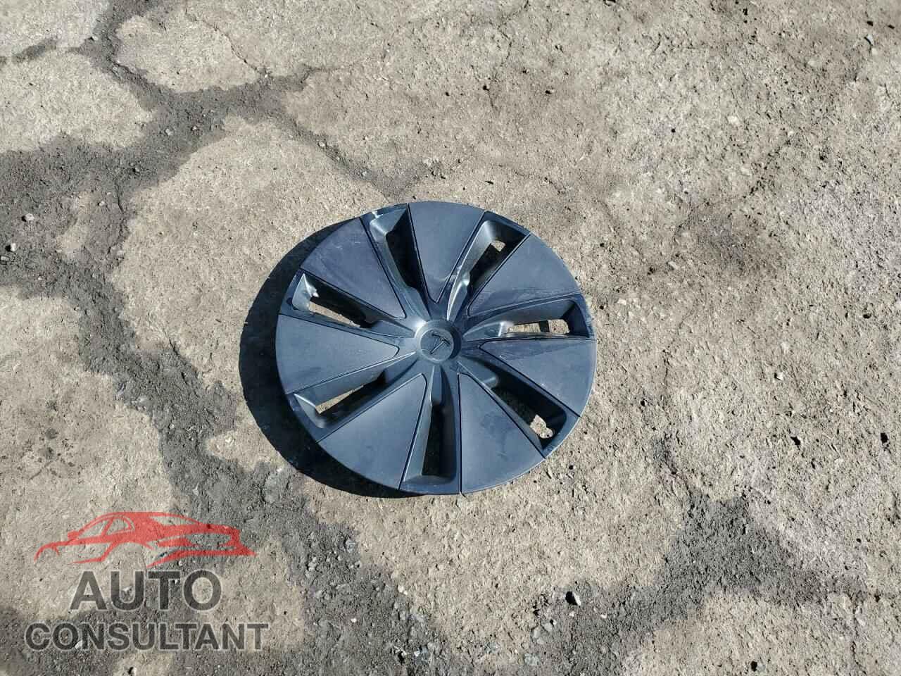 TESLA MODEL 3 2024 - 5YJ3E1EA6RF731388