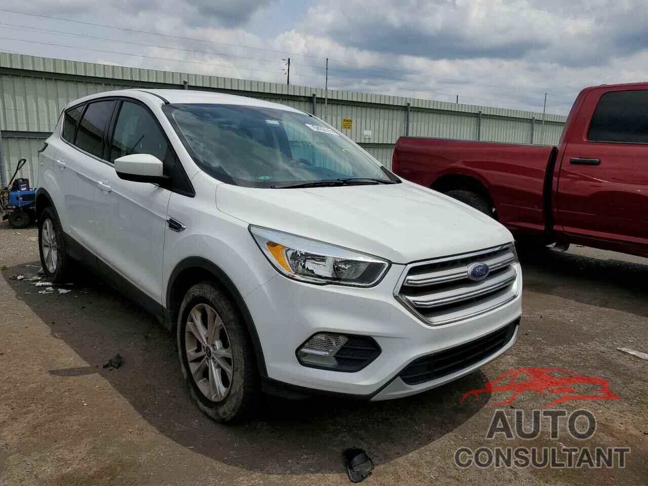 FORD ESCAPE 2017 - 1FMCU9GD5HUB82776