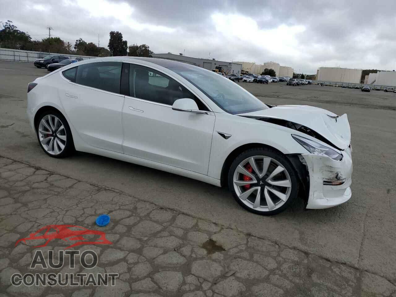 TESLA MODEL 3 2018 - 5YJ3E1EB4JF084177