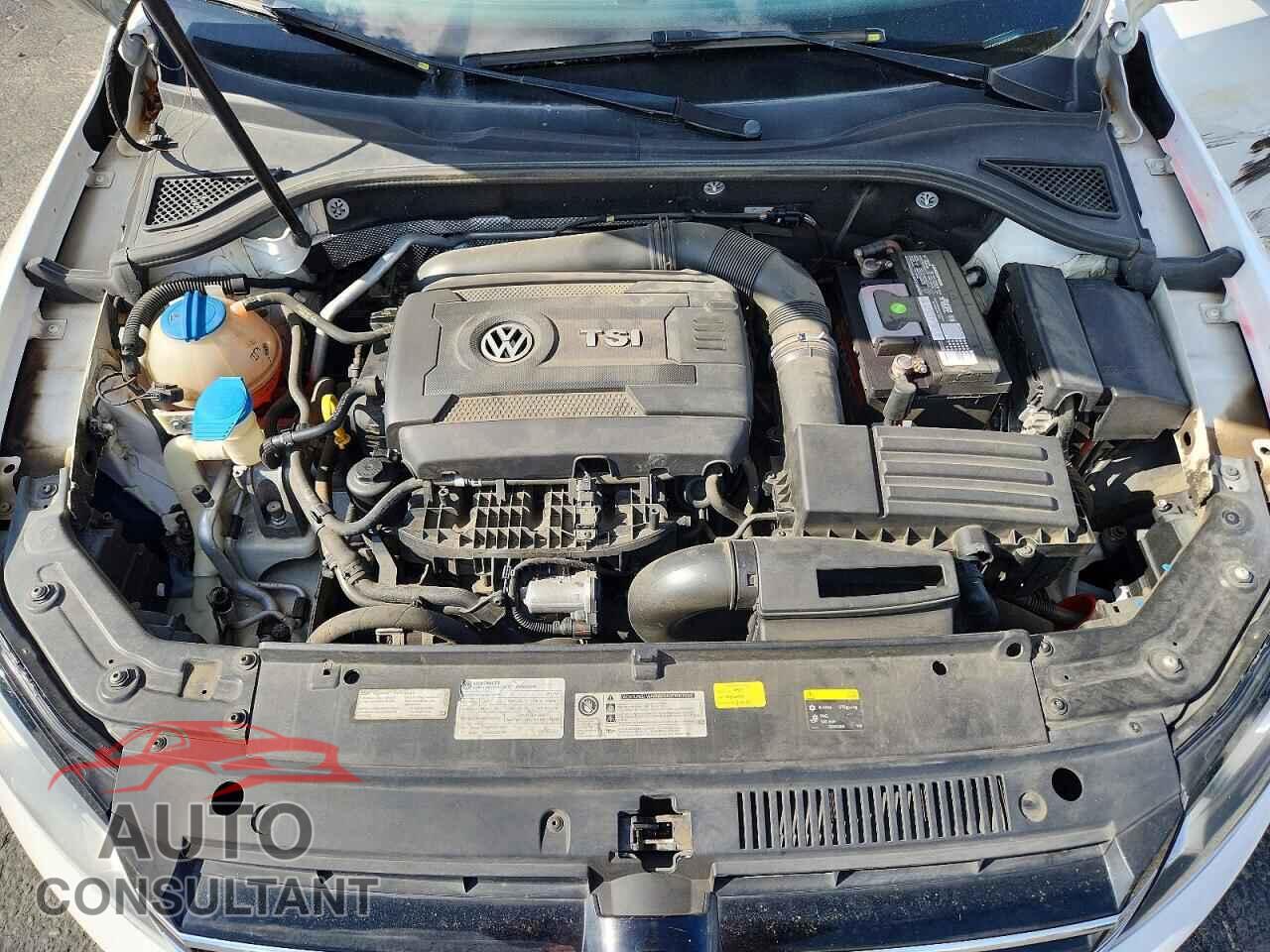 VOLKSWAGEN PASSAT 2015 - 1VWAT7A36FC077263