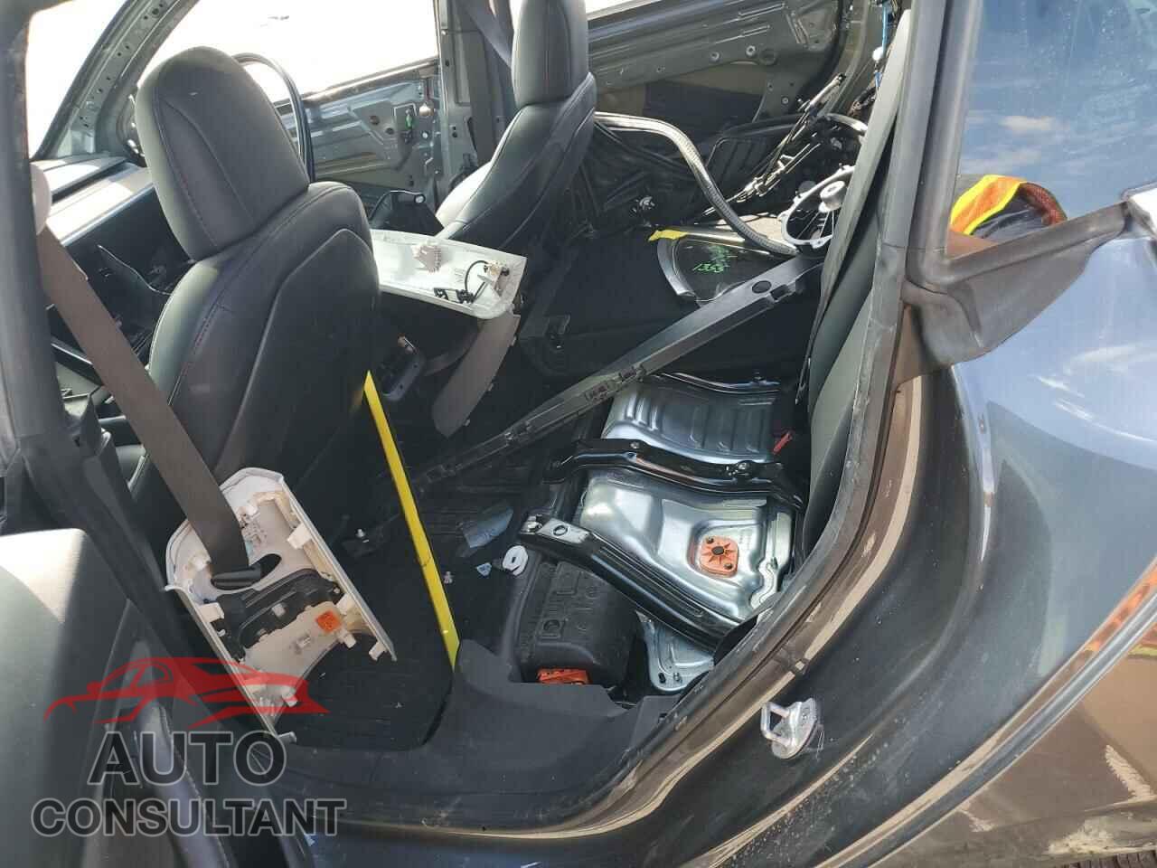 TESLA MODEL 3 2018 - 5YJ3E1EB2JF073680