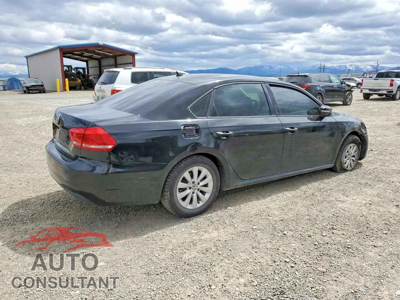 VOLKSWAGEN PASSAT 2013 - 1VWAH7A35DC013133