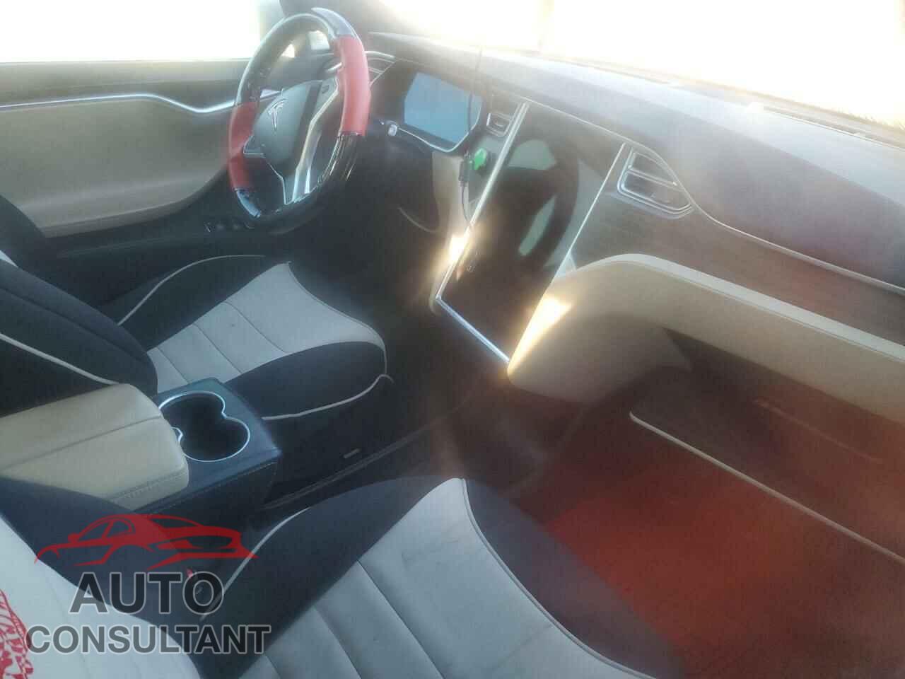 TESLA MODEL S 2015 - 5YJSA1E29FF107628