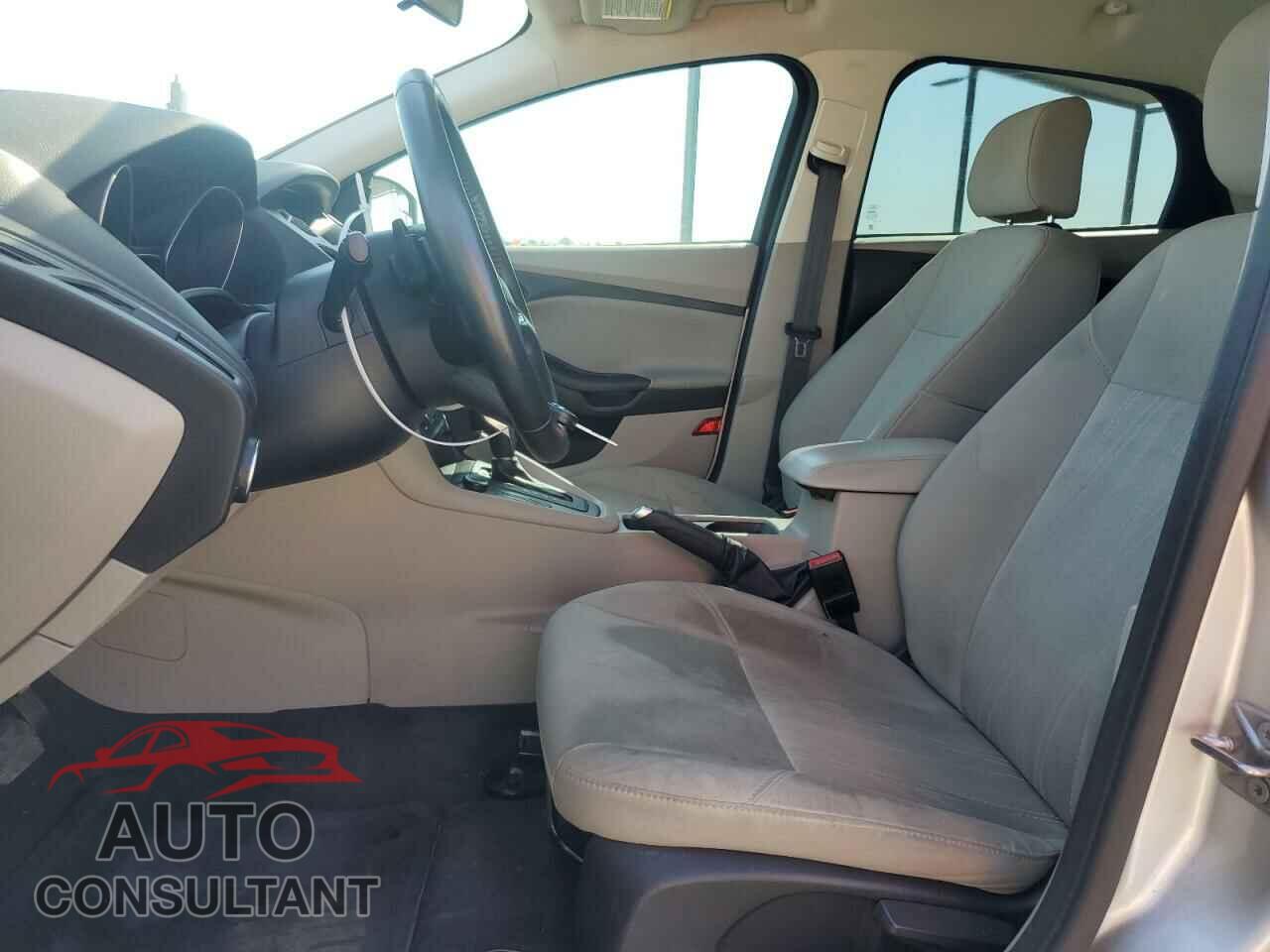 FORD FOCUS 2016 - 1FADP3F2XGL306242