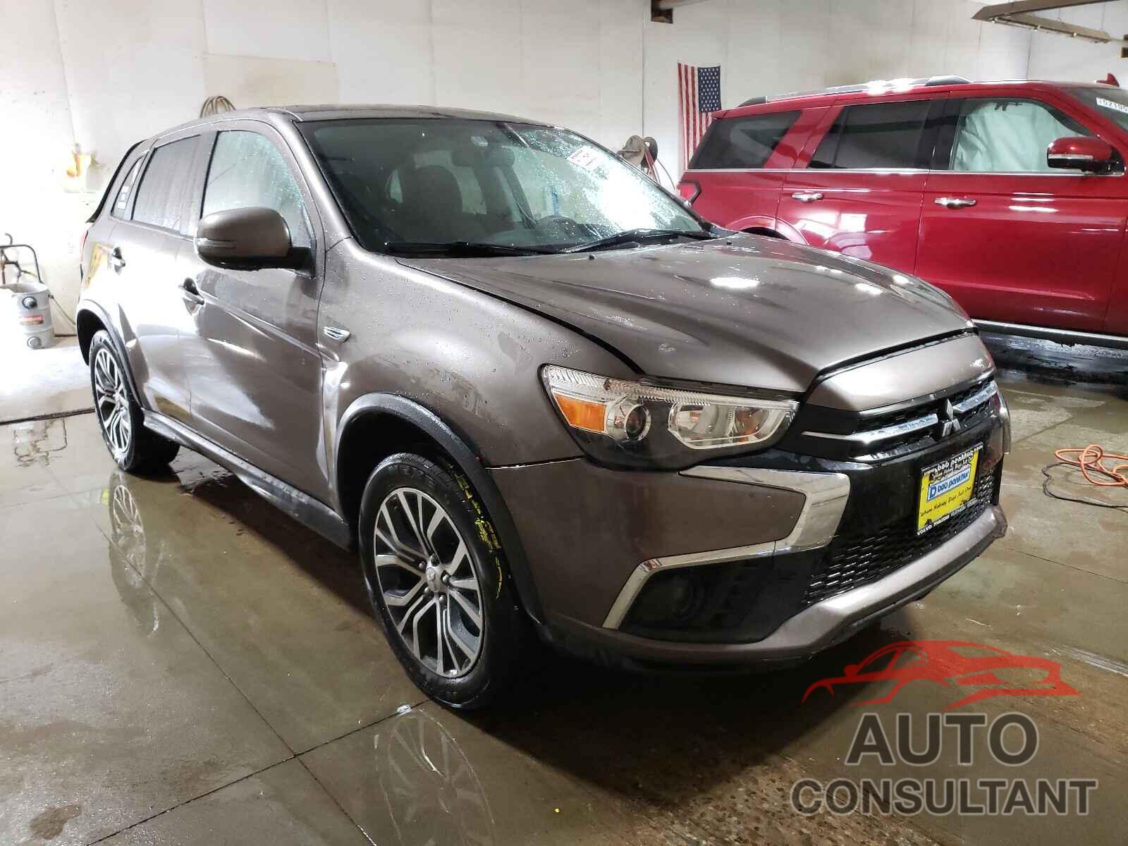 MITSUBISHI OUTLANDER 2018 - JA4AR3AU5JZ008261
