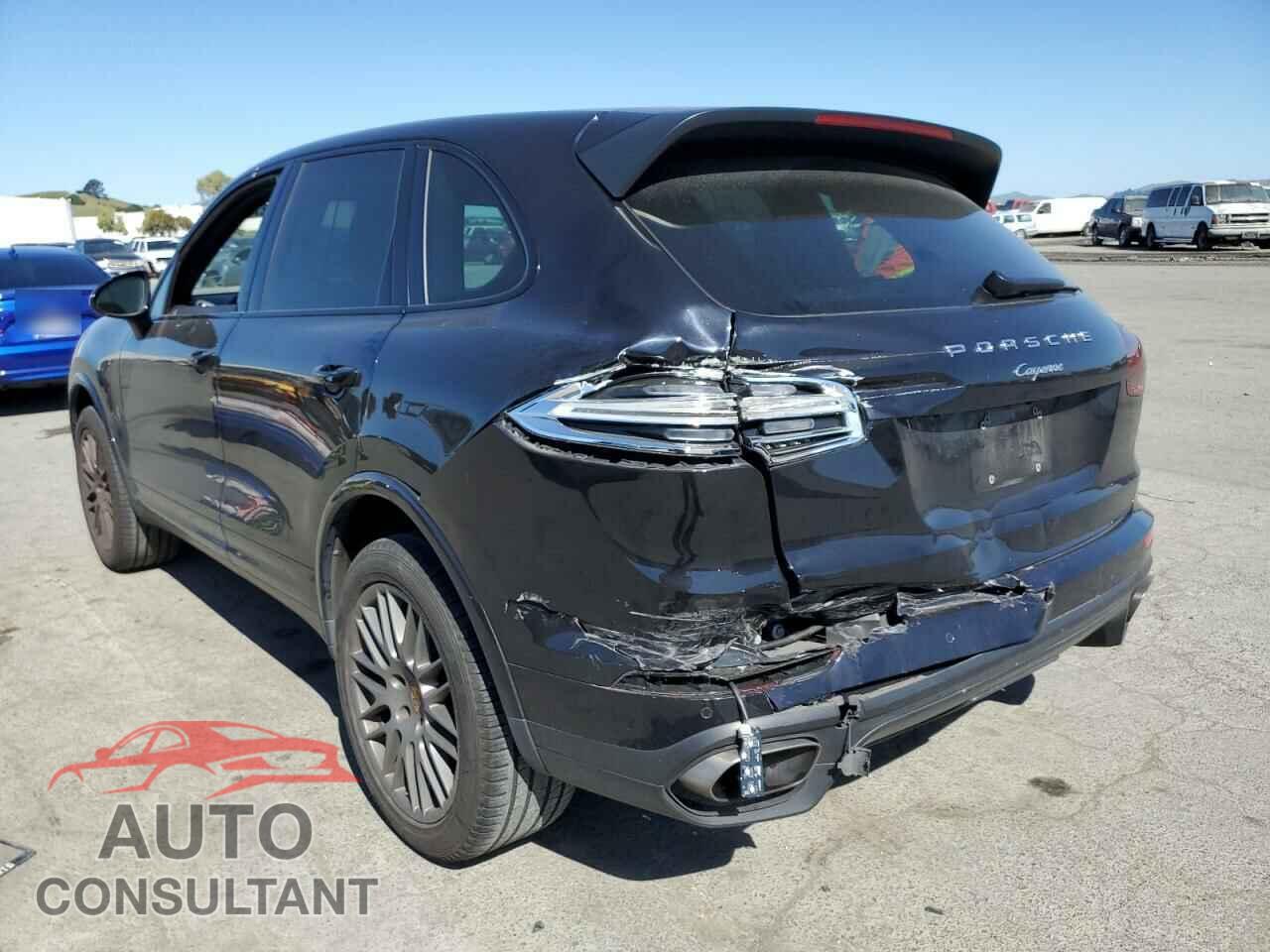 PORSCHE CAYENNE 2017 - WP1AA2A25HKA90158