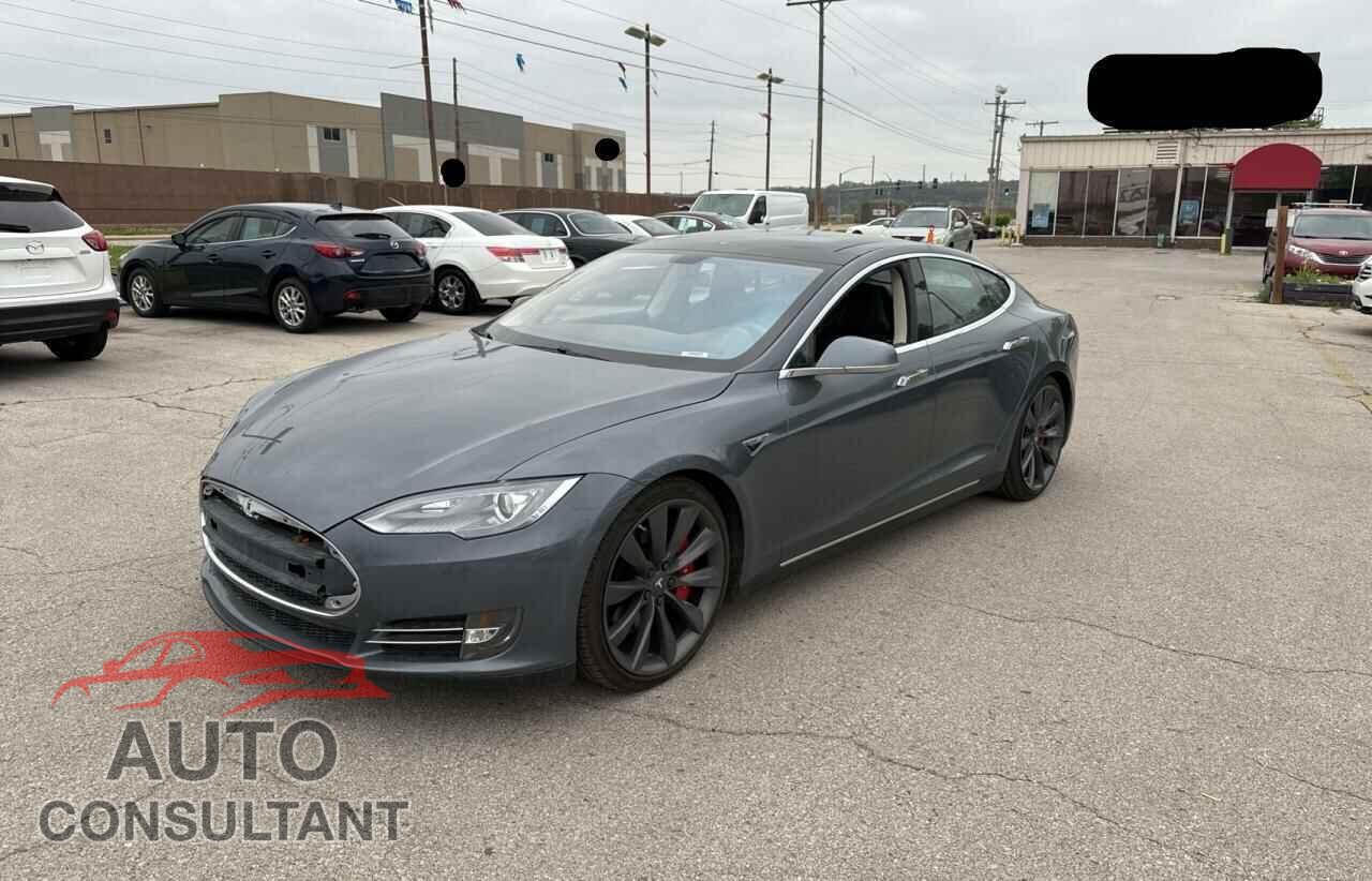 TESLA MODEL S 2013 - 5YJSA1CN1DFP07747
