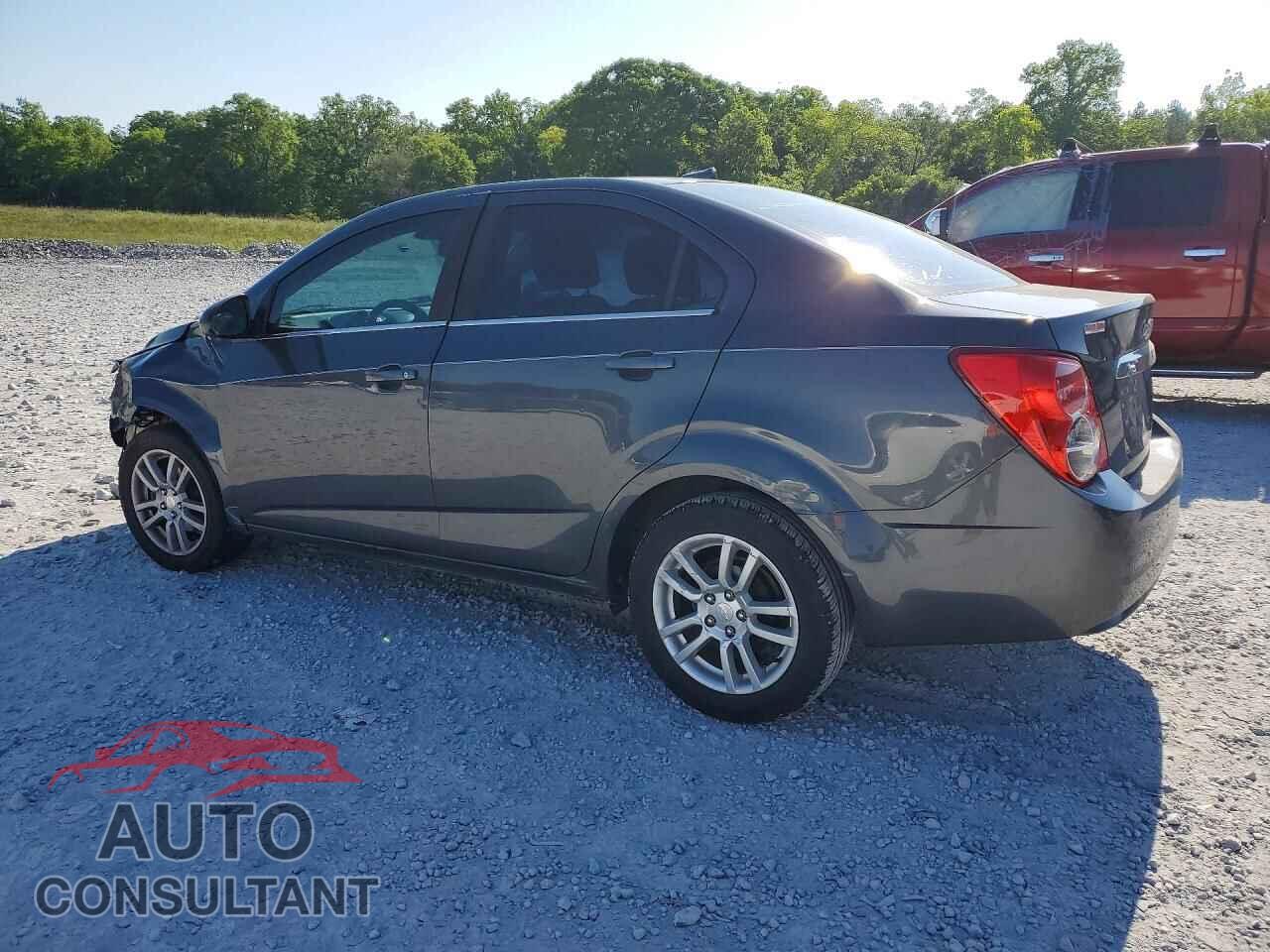 CHEVROLET SONIC 2013 - 1G1JC5SH9D4133472