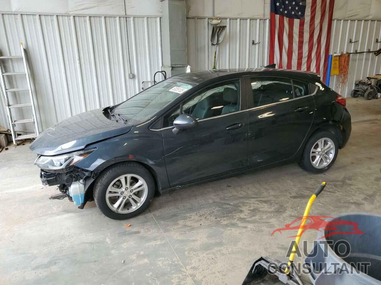 CHEVROLET CRUZE 2018 - 3G1BE6SM2JS641070