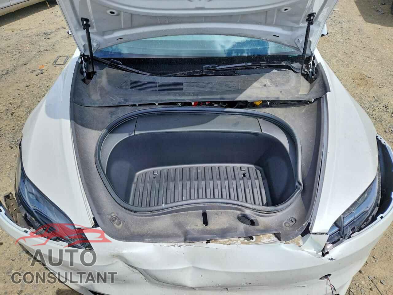 TESLA MODEL 3 2024 - 5YJ3E1EA9RF756852