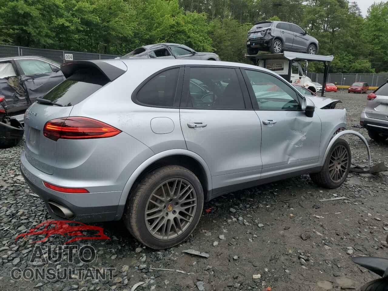 PORSCHE CAYENNE 2018 - WP1AA2A29JKA03089