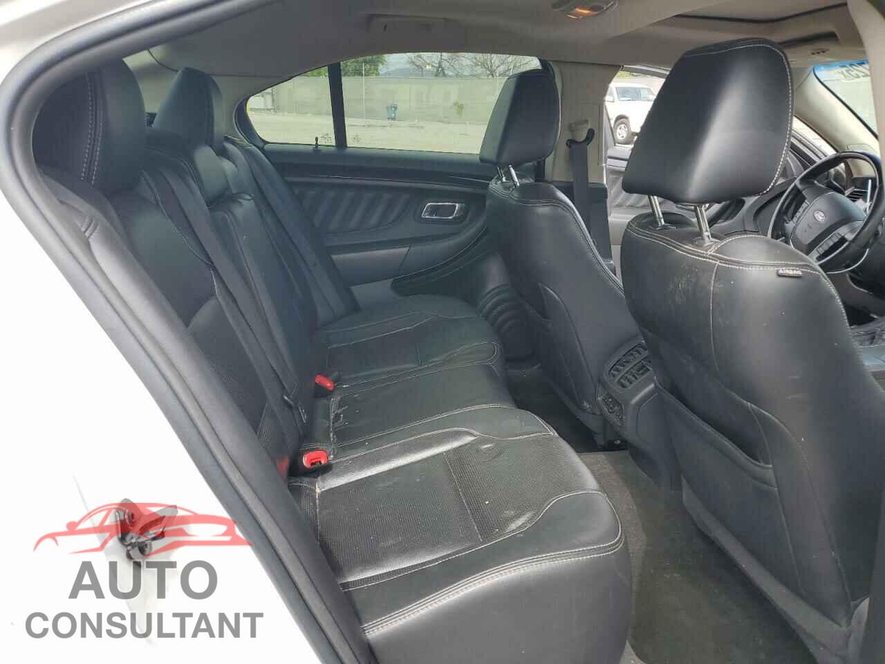FORD TAURUS 2011 - 1FAHP2FW2BG167708