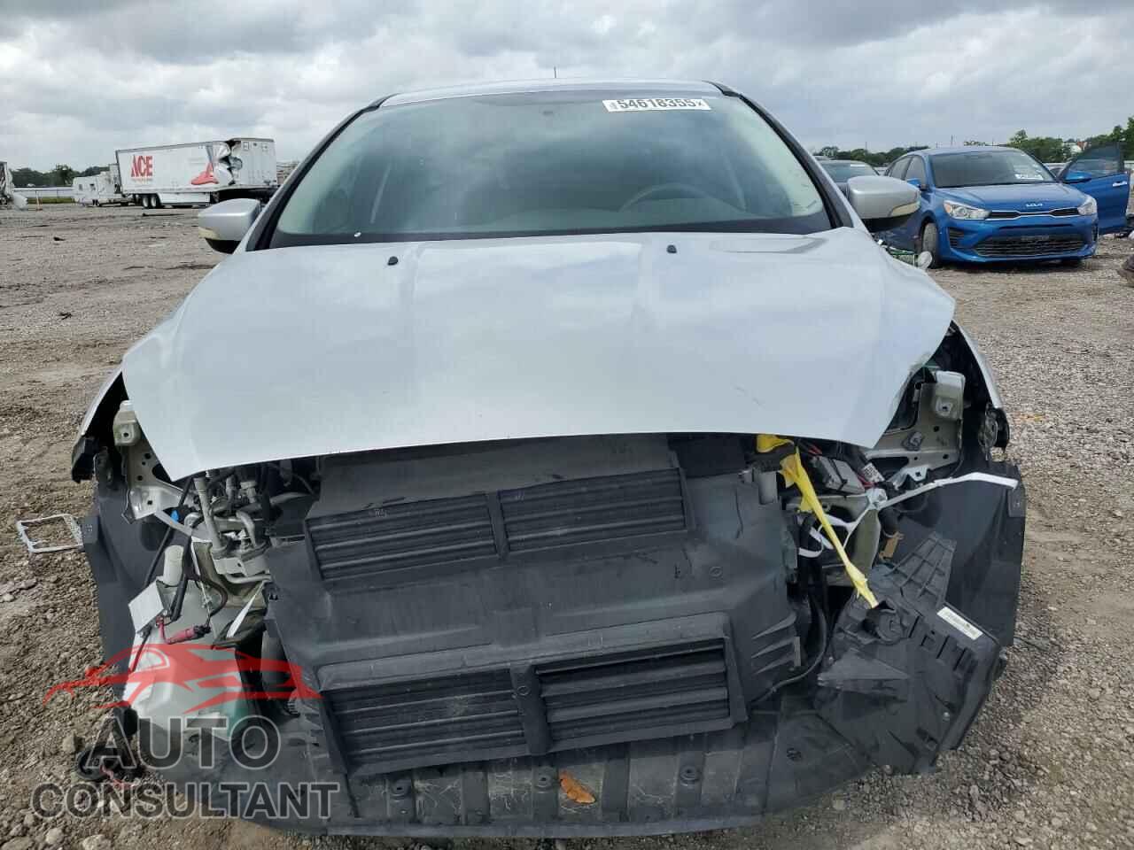 FORD FOCUS 2017 - 1FADP3K24HL328115