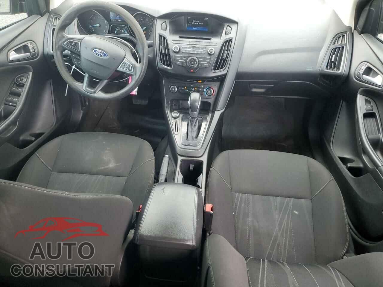 FORD FOCUS 2017 - 1FADP3F28HL337619