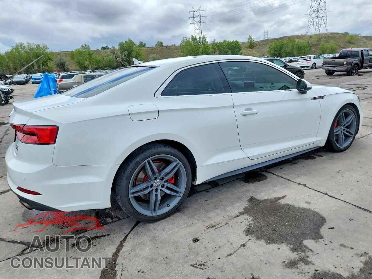 AUDI A5 2018 - WAUTNAF55JA001872