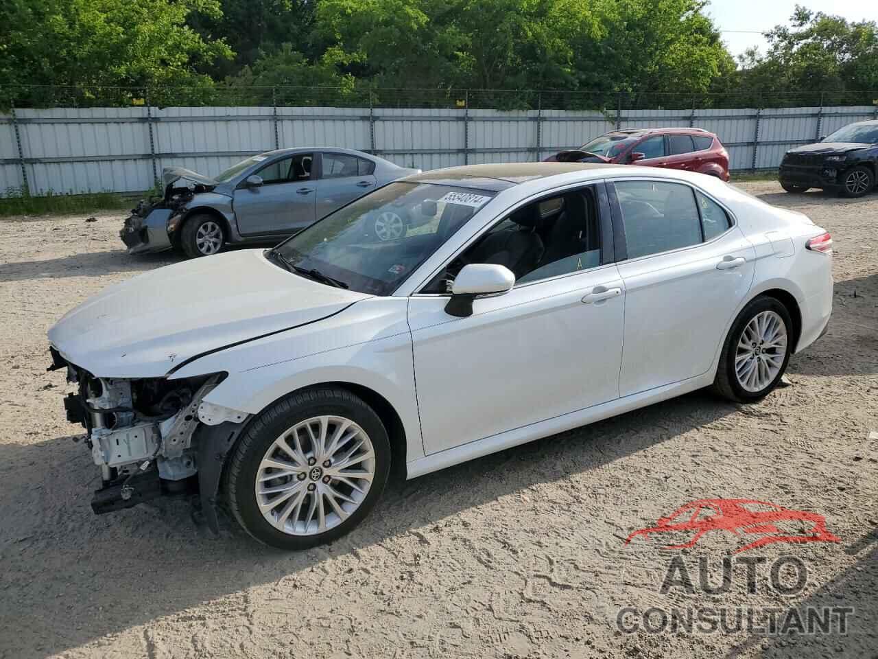 TOYOTA CAMRY 2018 - 4T1B11HKXJU122212