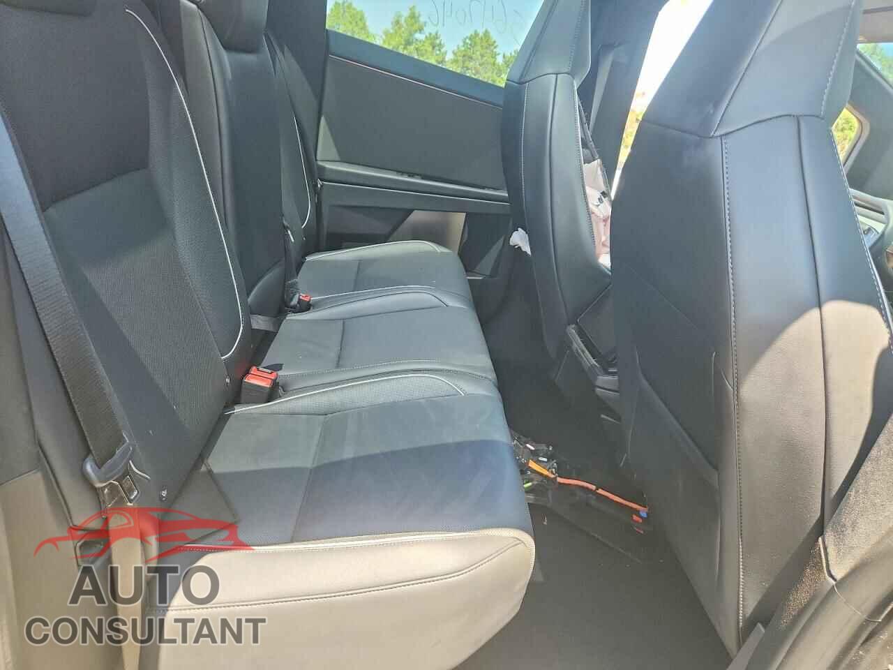 TESLA CYBERTRUCK 2024 - 7G2CEHEE5RA056042