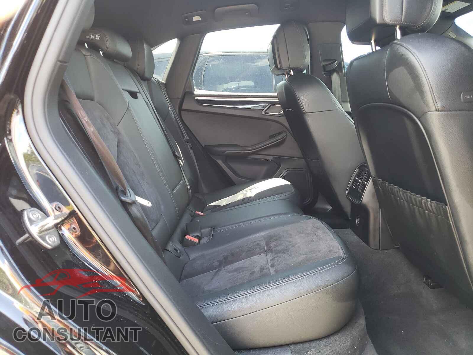 PORSCHE MACAN 2017 - WP1AA2A5XHLB00347