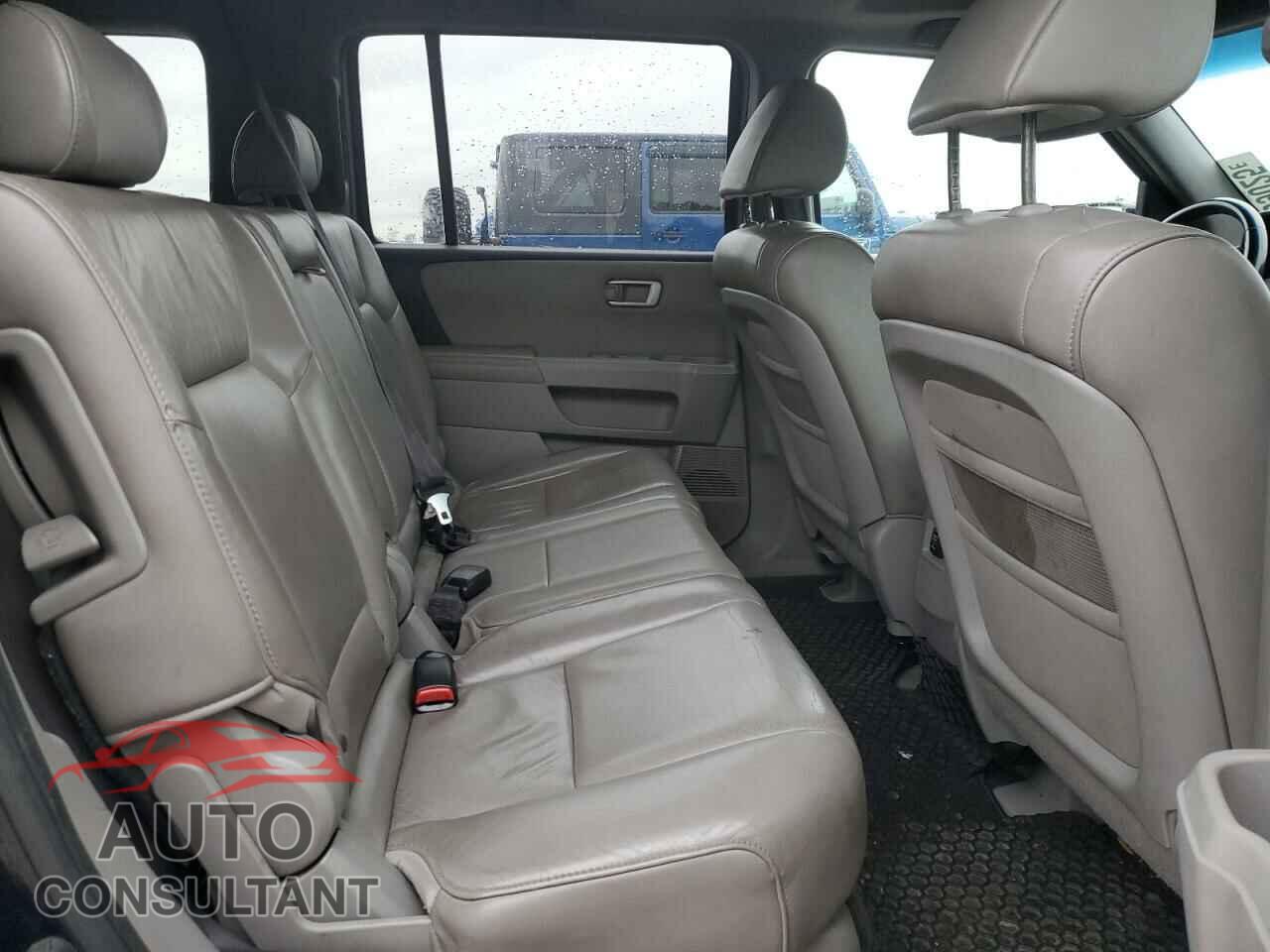 HONDA PILOT 2011 - 5FNYF4H75BB060368