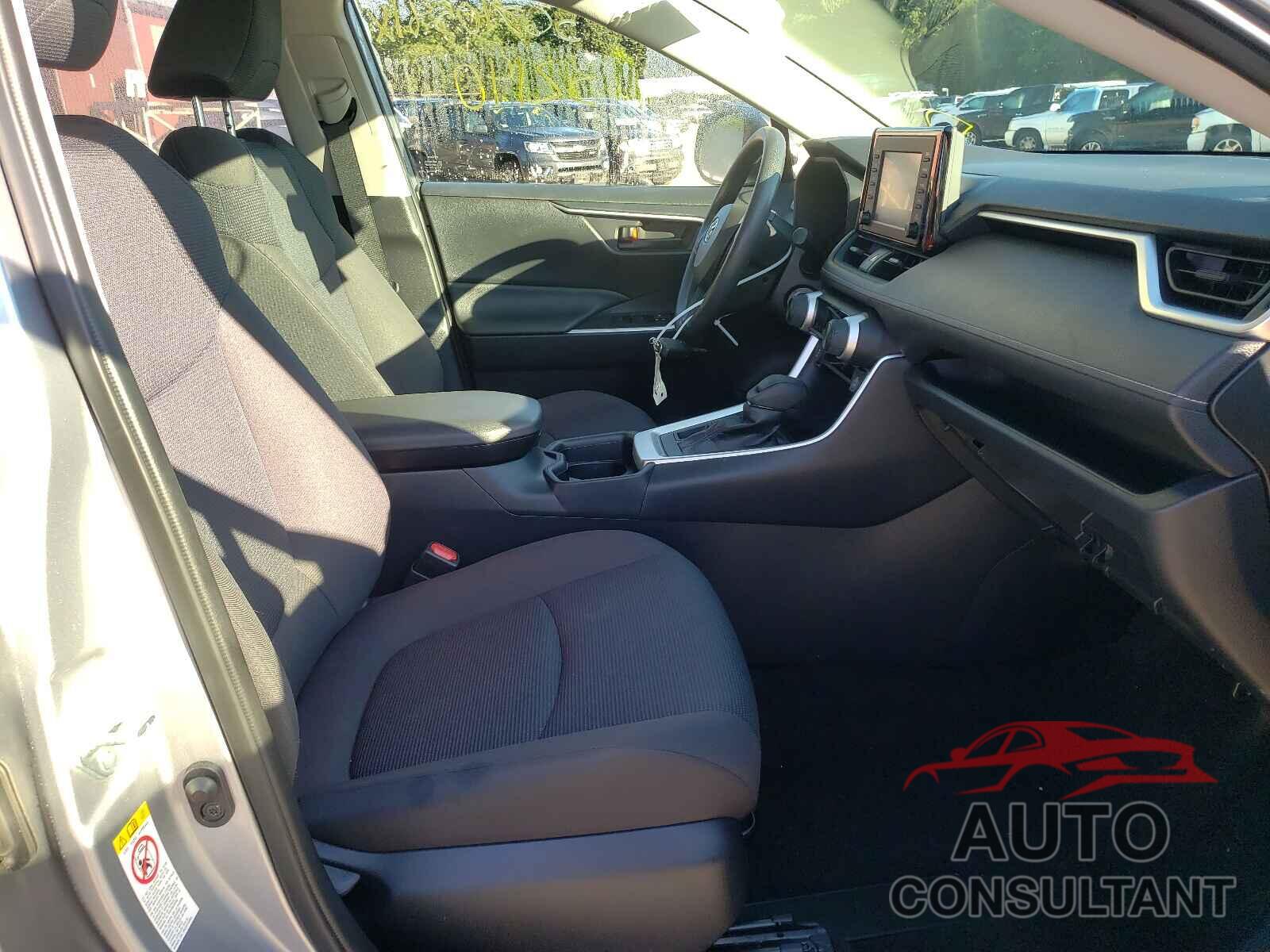 TOYOTA RAV4 2019 - JTMF1RFV2KD007798