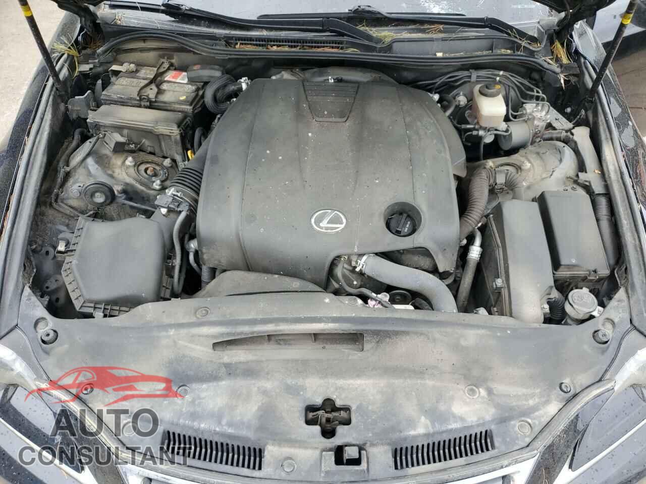 LEXUS IS 2014 - JTHCF1D21E5000577