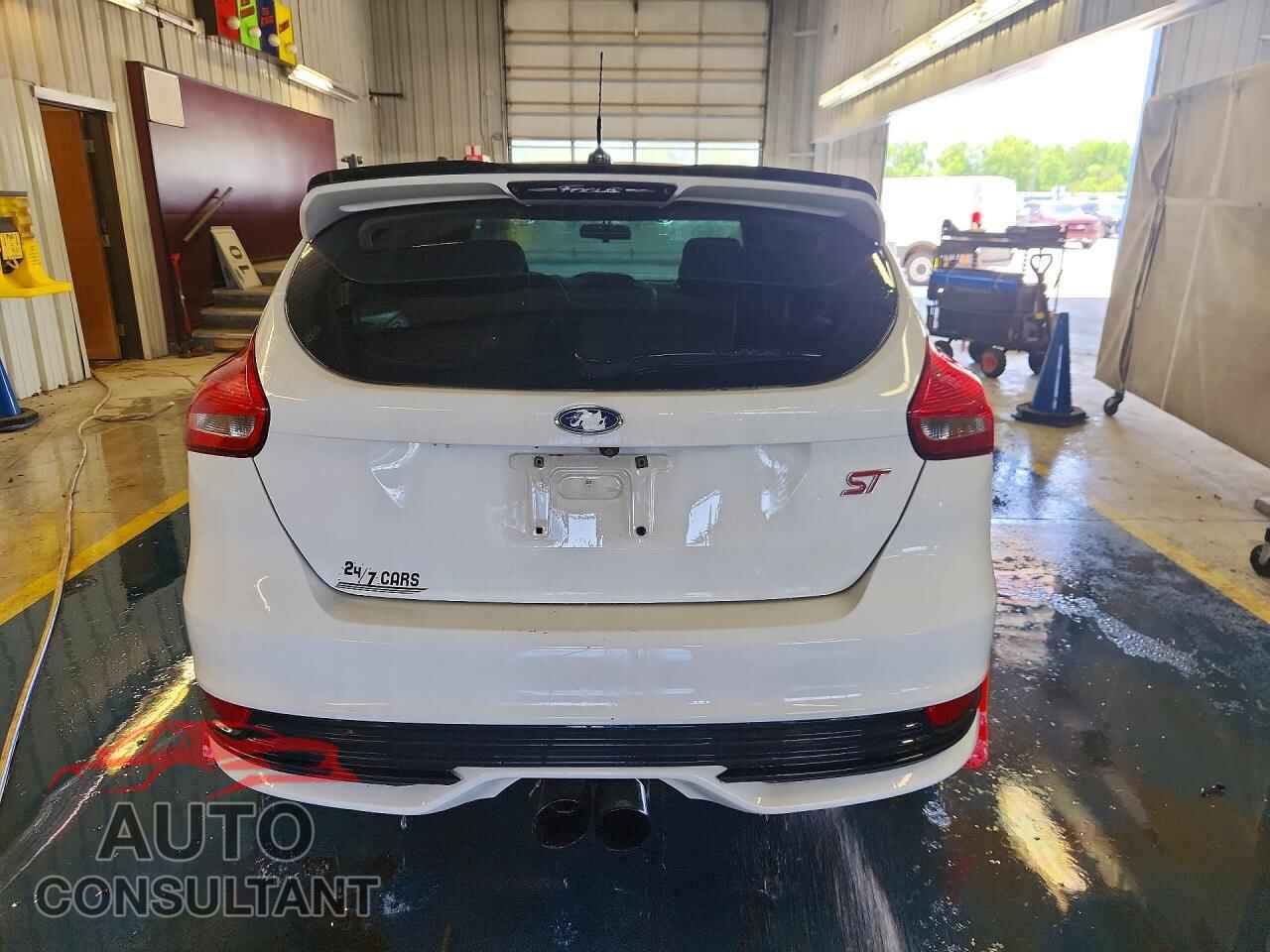 FORD FOCUS 2016 - 1FADP3L90GL355578