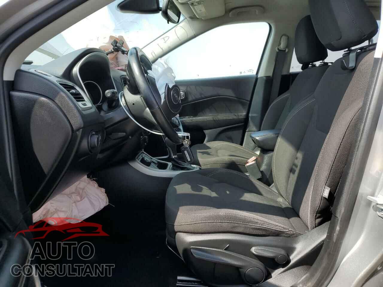 JEEP COMPASS 2020 - 3C4NJDAB4LT210067
