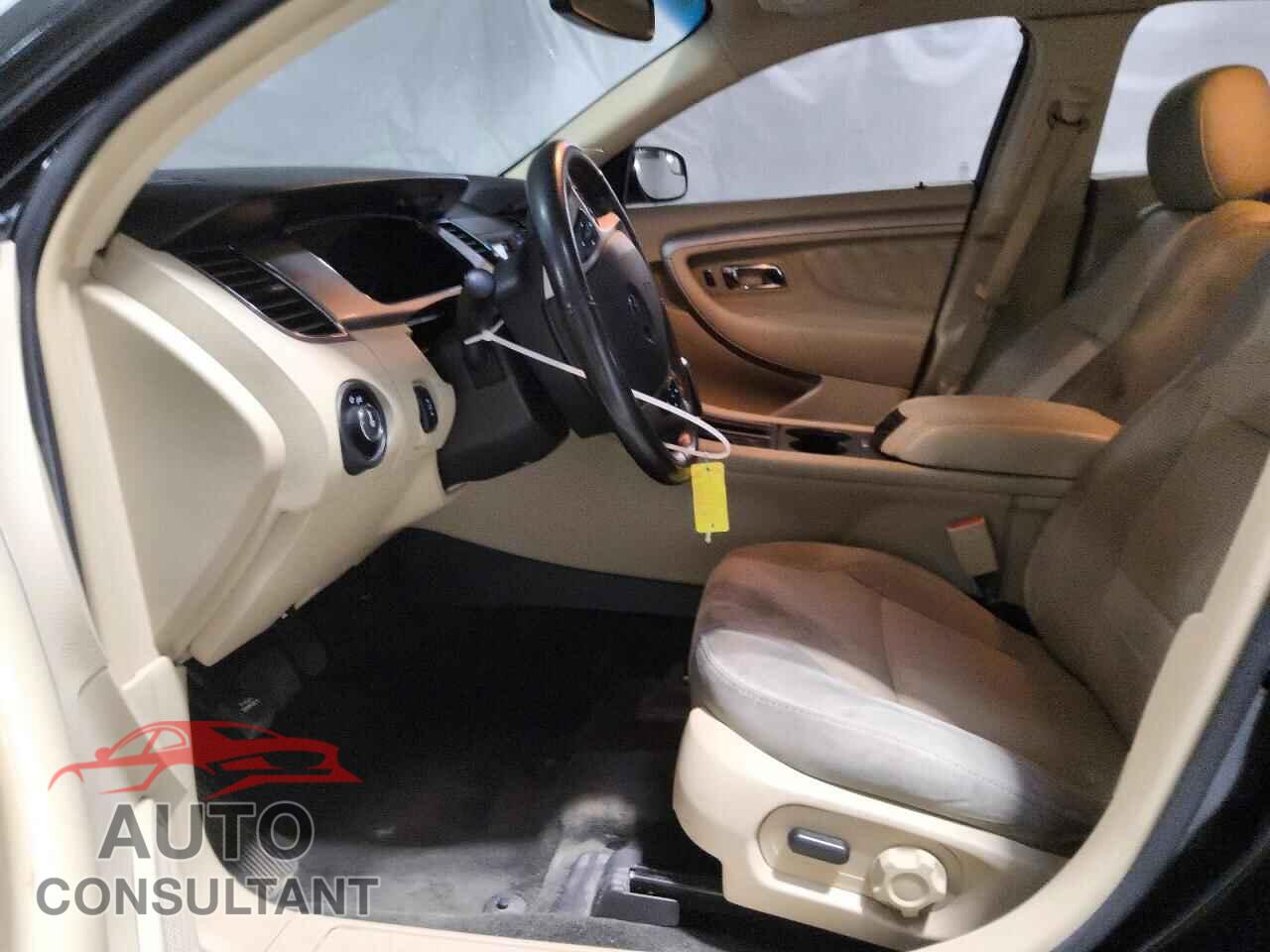 FORD TAURUS 2018 - 1FAHP2E80JG120162