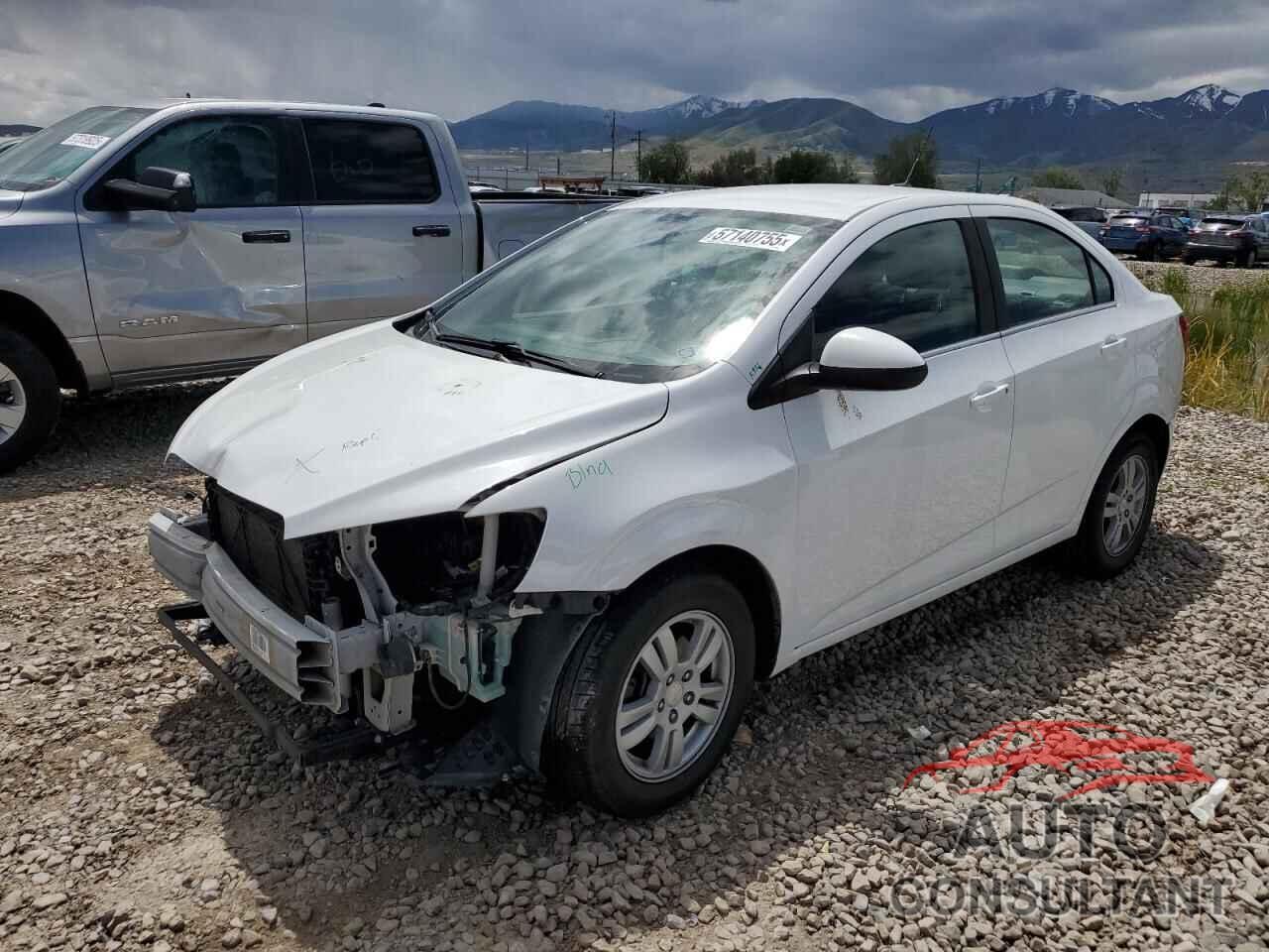 CHEVROLET SONIC 2014 - 1G1JC5SHXE4199448