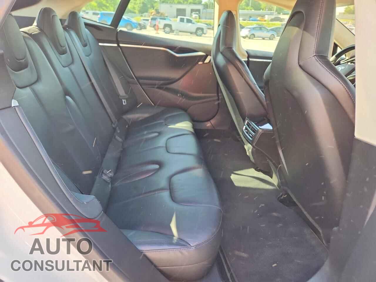 TESLA MODEL S 2014 - 5YJSA1H19EFP40101