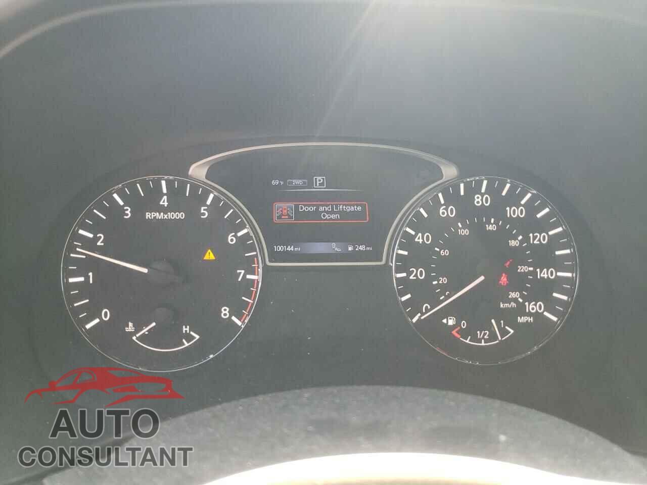 NISSAN PATHFINDER 2017 - 5N1DR2MM5HC911334