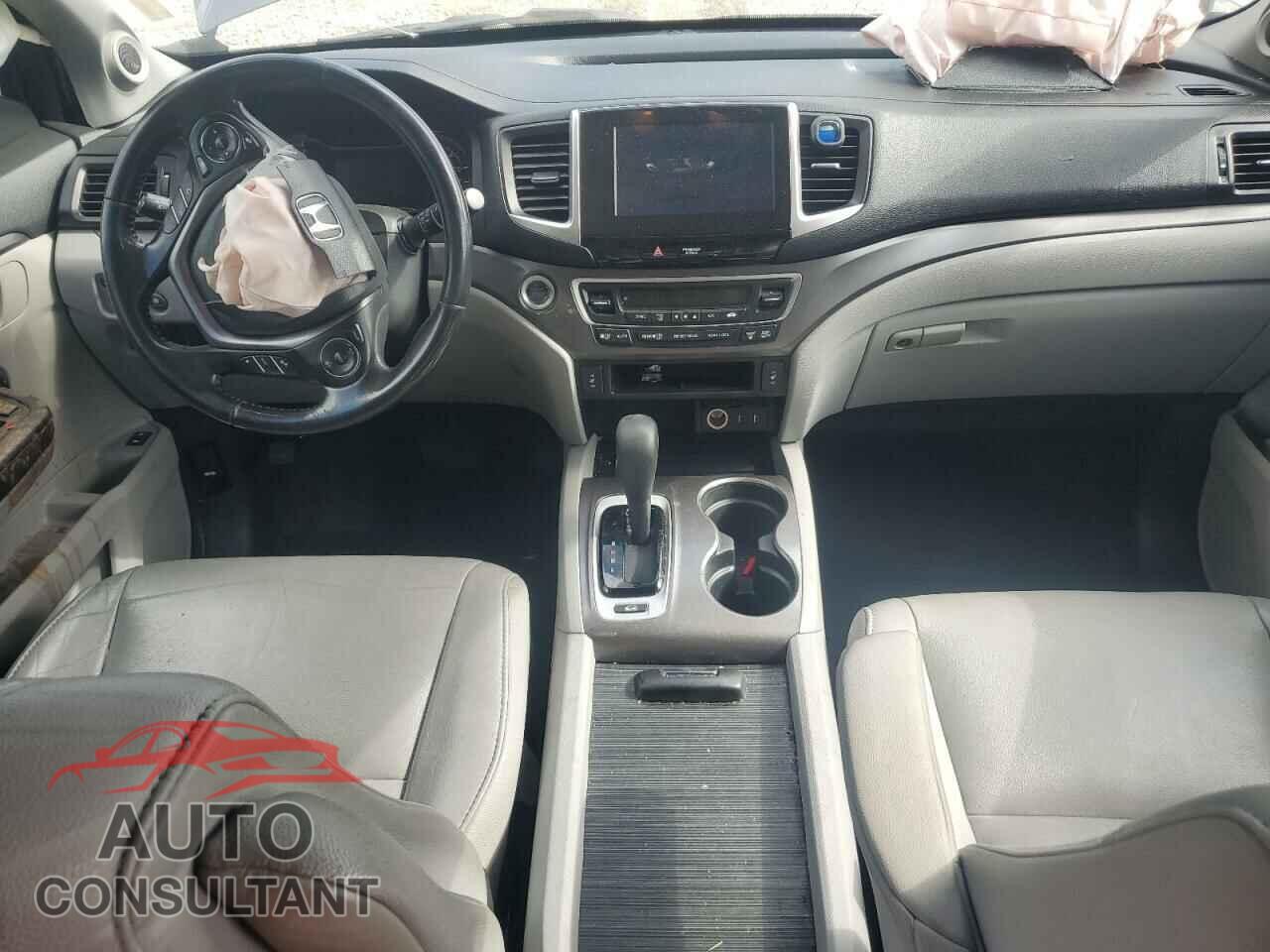 HONDA PILOT 2018 - 5FNYF6H50JB038920