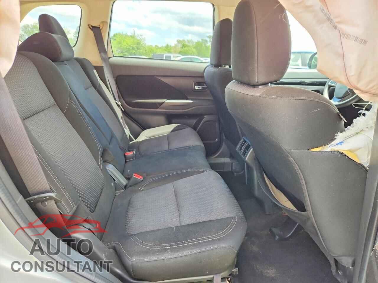 MITSUBISHI OUTLANDER 2020 - JA4AD2A35LZ041991