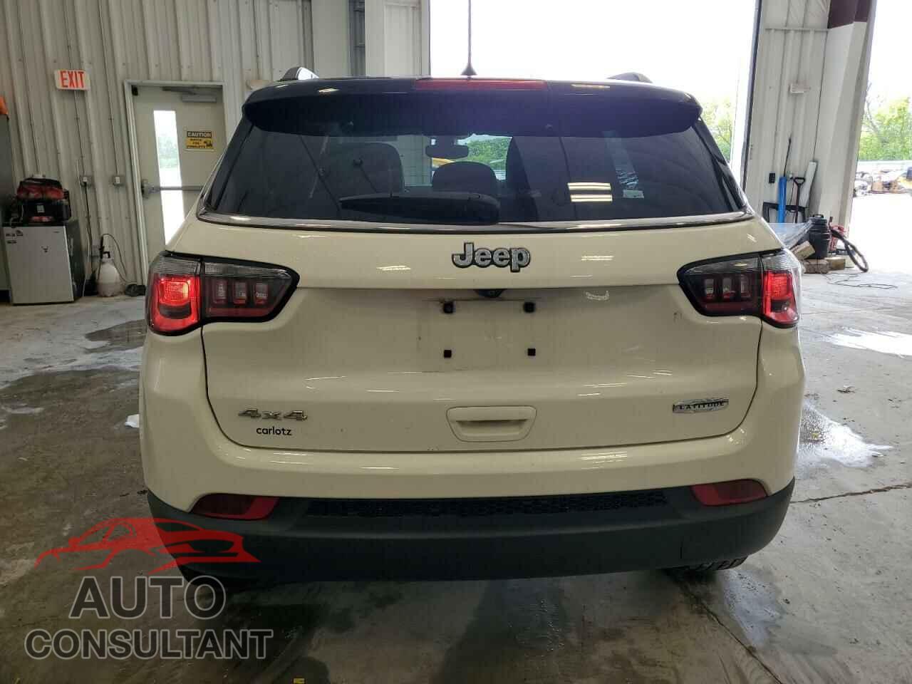 JEEP COMPASS 2018 - 3C4NJDBB3JT349716