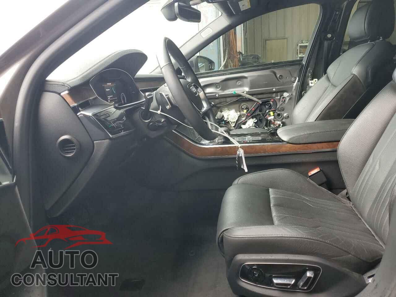 AUDI A8 2019 - WAU8DAF87KN018945